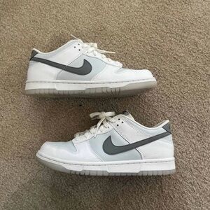 Nike shoes ‘reflective swoosh’ Y6, wmns7.5